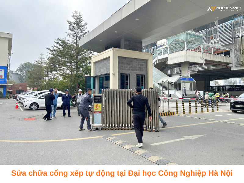 Sửa chữa cổng xếp tự động tại Đại học Công Nghiệp Hà Nội