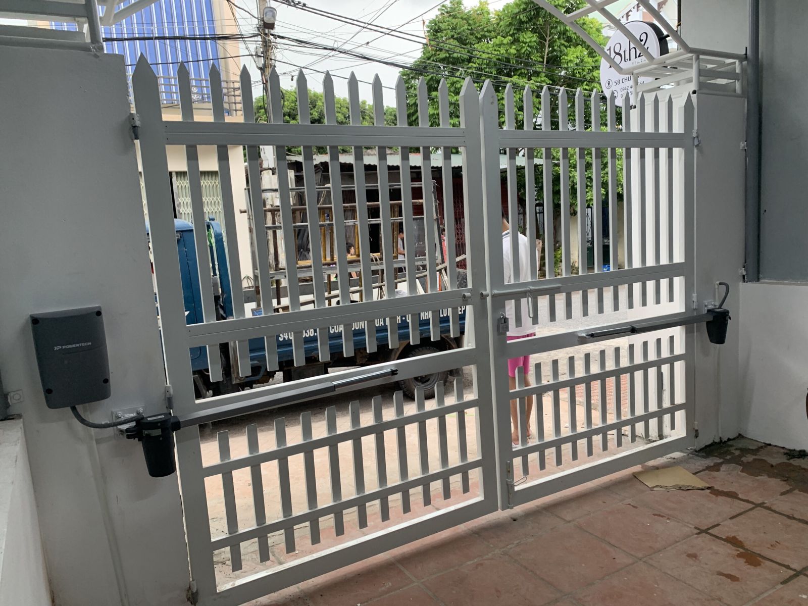 lap-dat-cong-tay-don-cong-2-canh