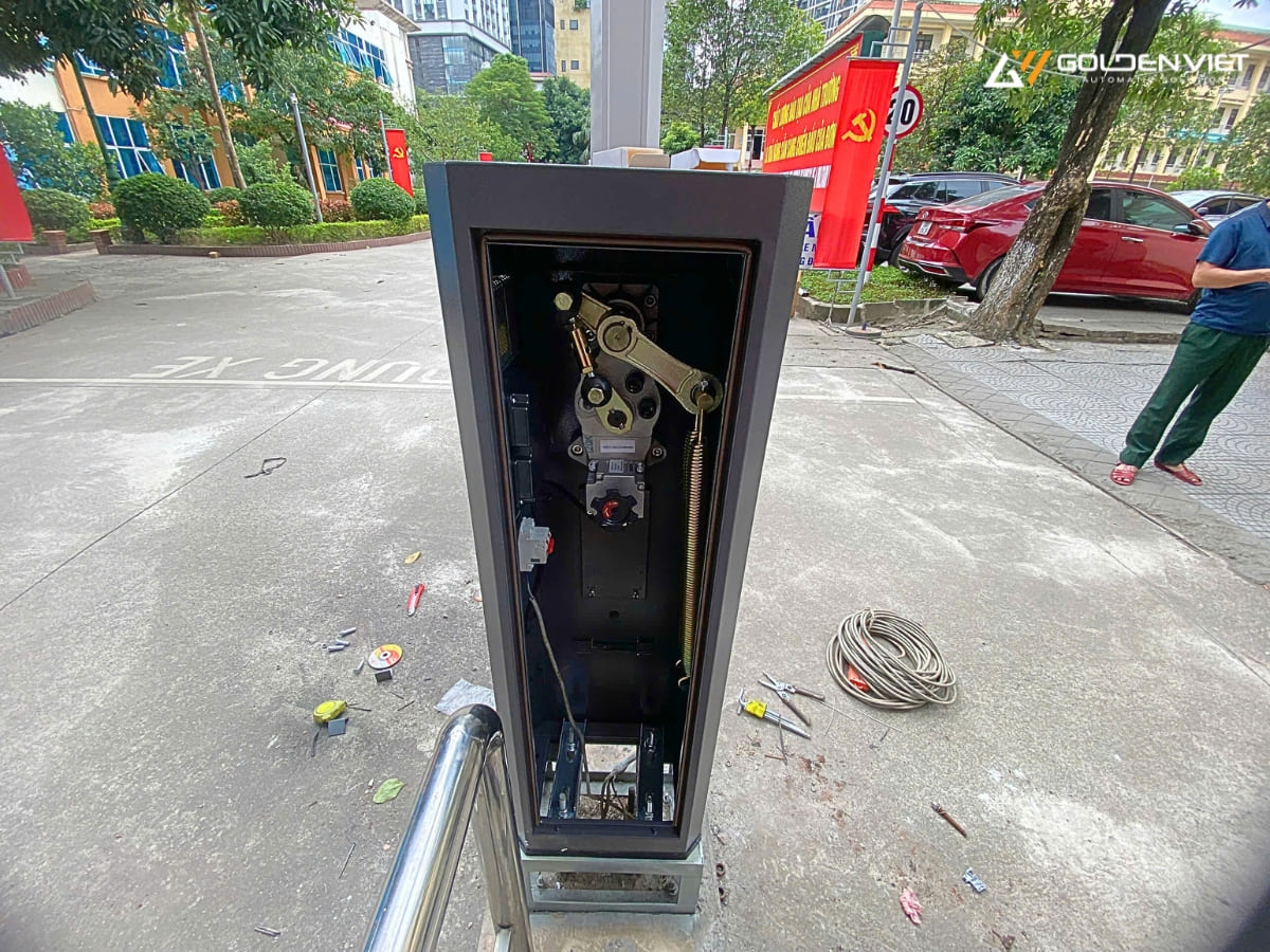 Lắp đặt barie Z138 tại cơ quan