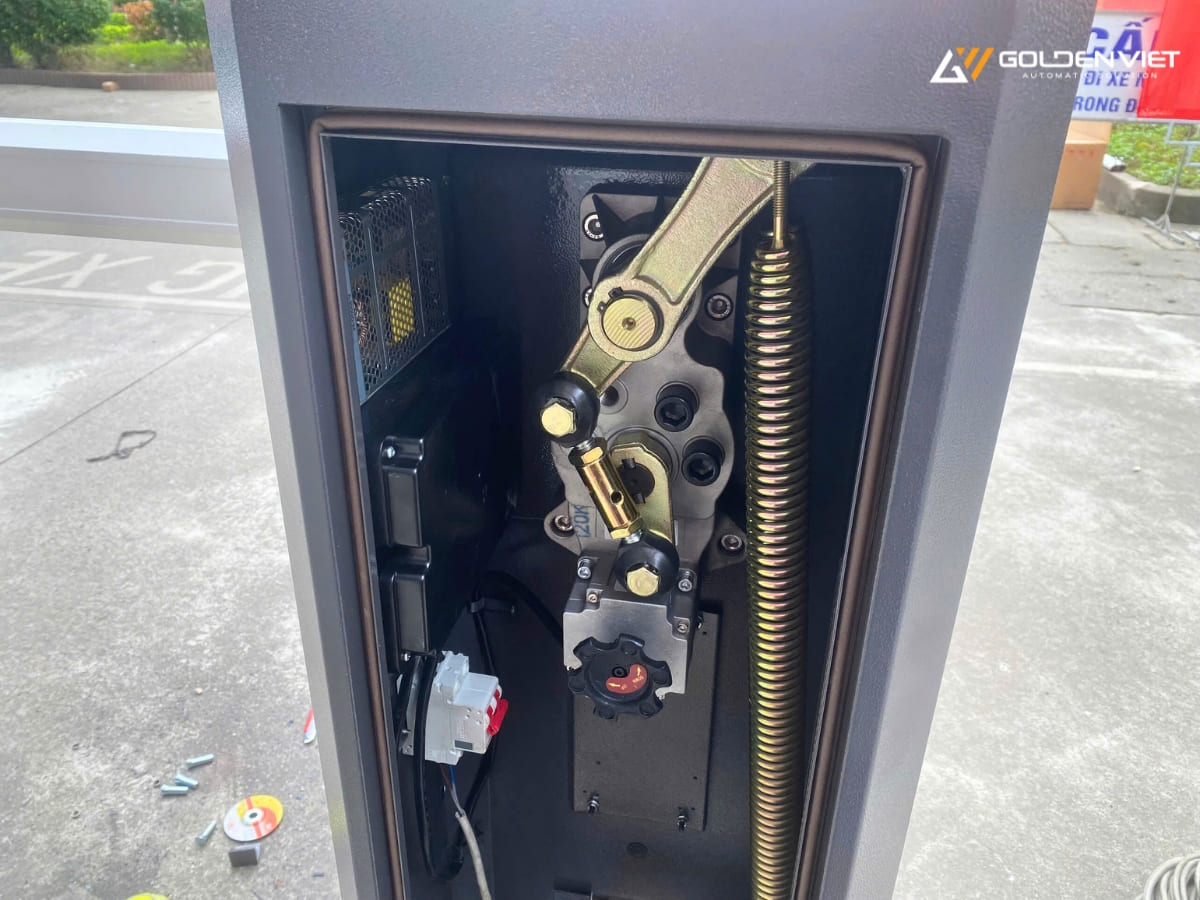 Thiết bị bên trong tủ barie tự động Bisen Z138