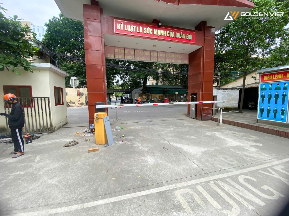 Hình ảnh lắp đặt bộ barie Bisen Z138 trong thực tế