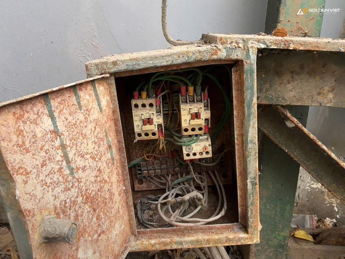 Nguyên nhân gây ra sự cố cổng tự động - Hỏng mạch