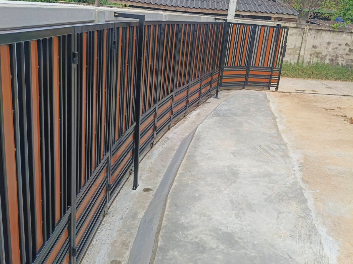 Làm cổng trượt cung tròn có mức chi phí hợp lý
