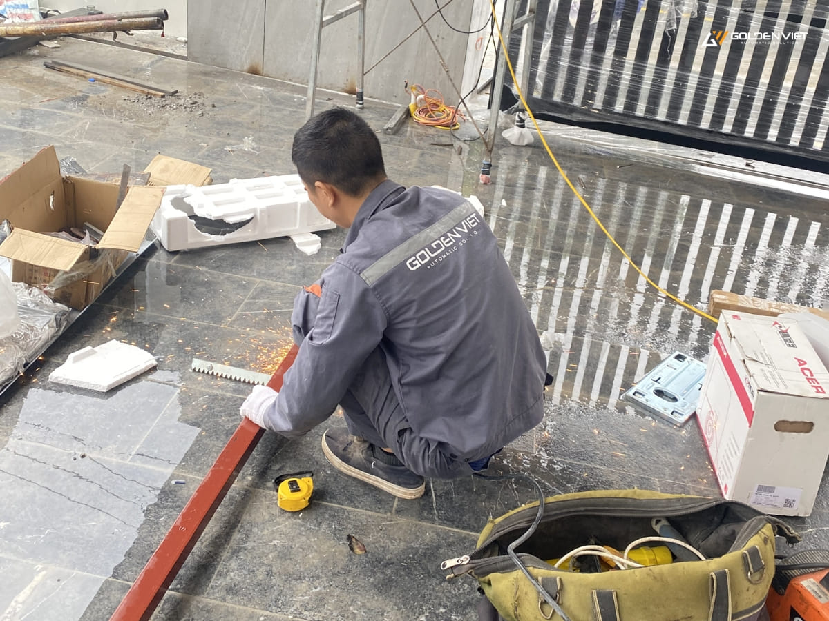 Chuẩn bị vật tư lắp cổng trượt tự động