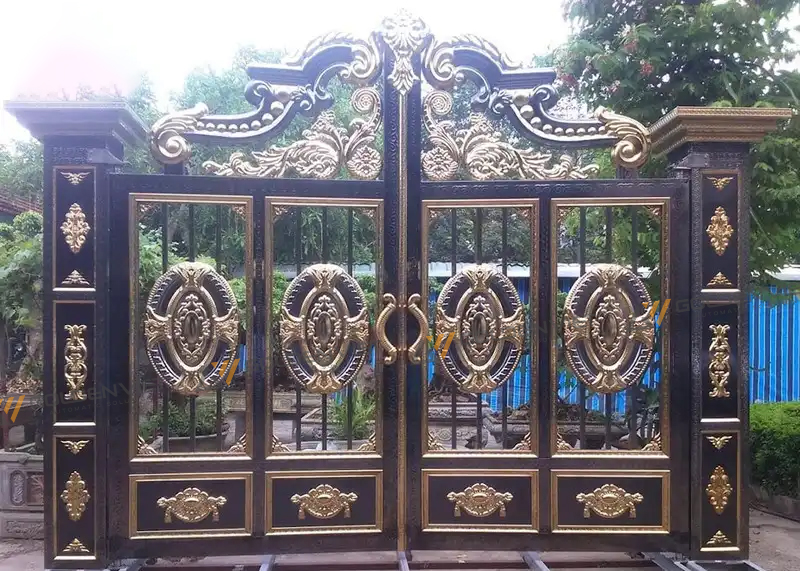 Mẫu cổng inox 4 cánh hoa văn lá