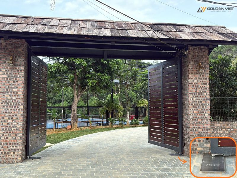 Cổng homestay có nên lắp motor tự động