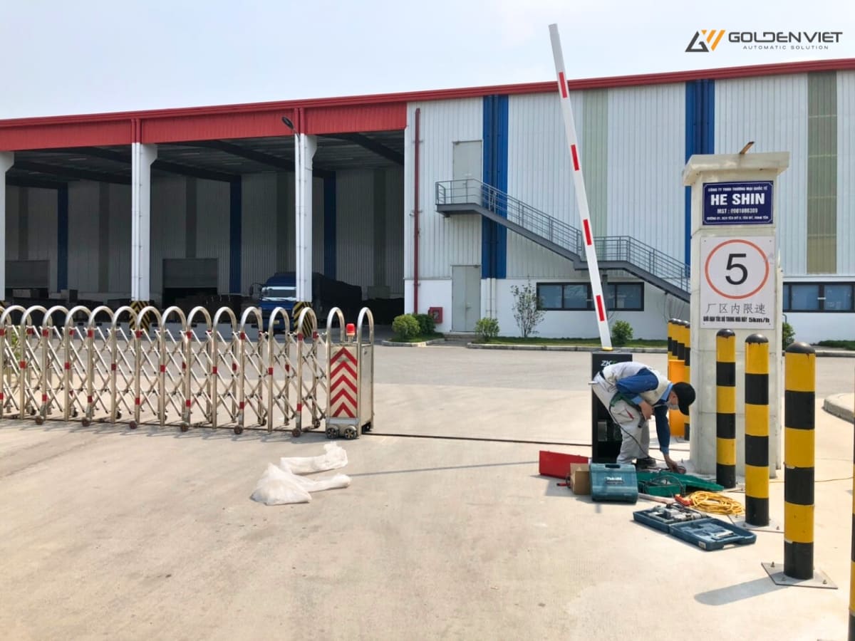Bộ cổng xếp, barie nhà máy 
