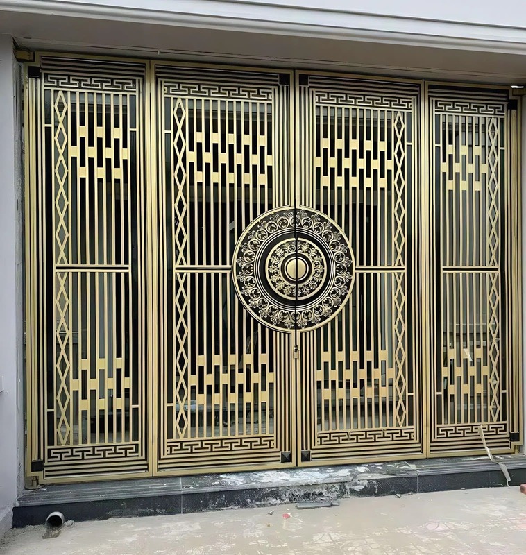 Cổng nhôm đúc 4 cánh đơn giản