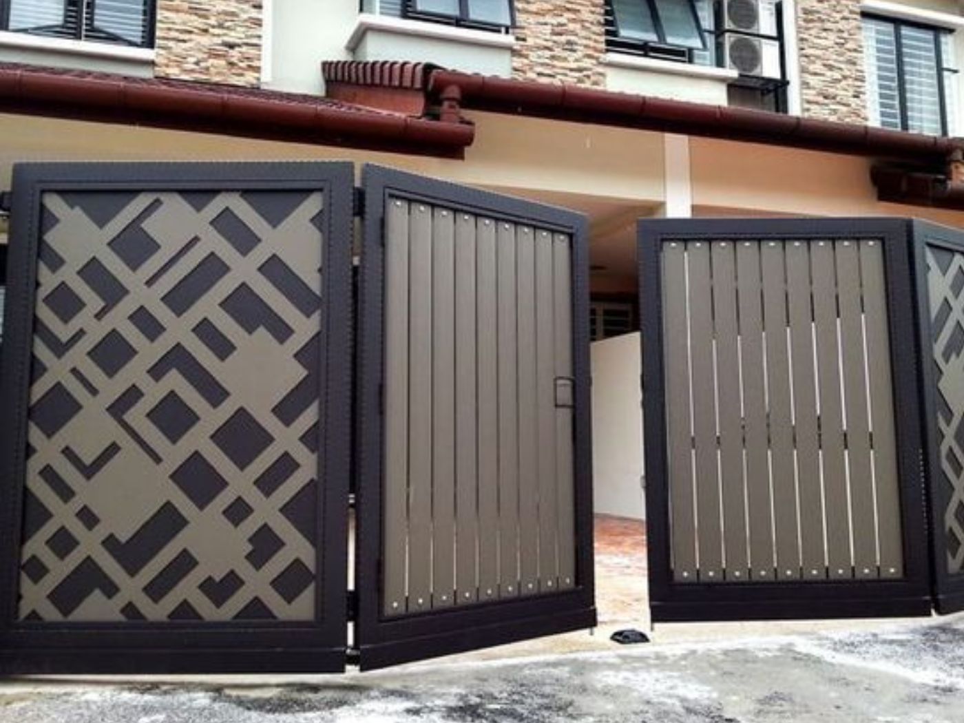 Cổng sắt kín liền khối