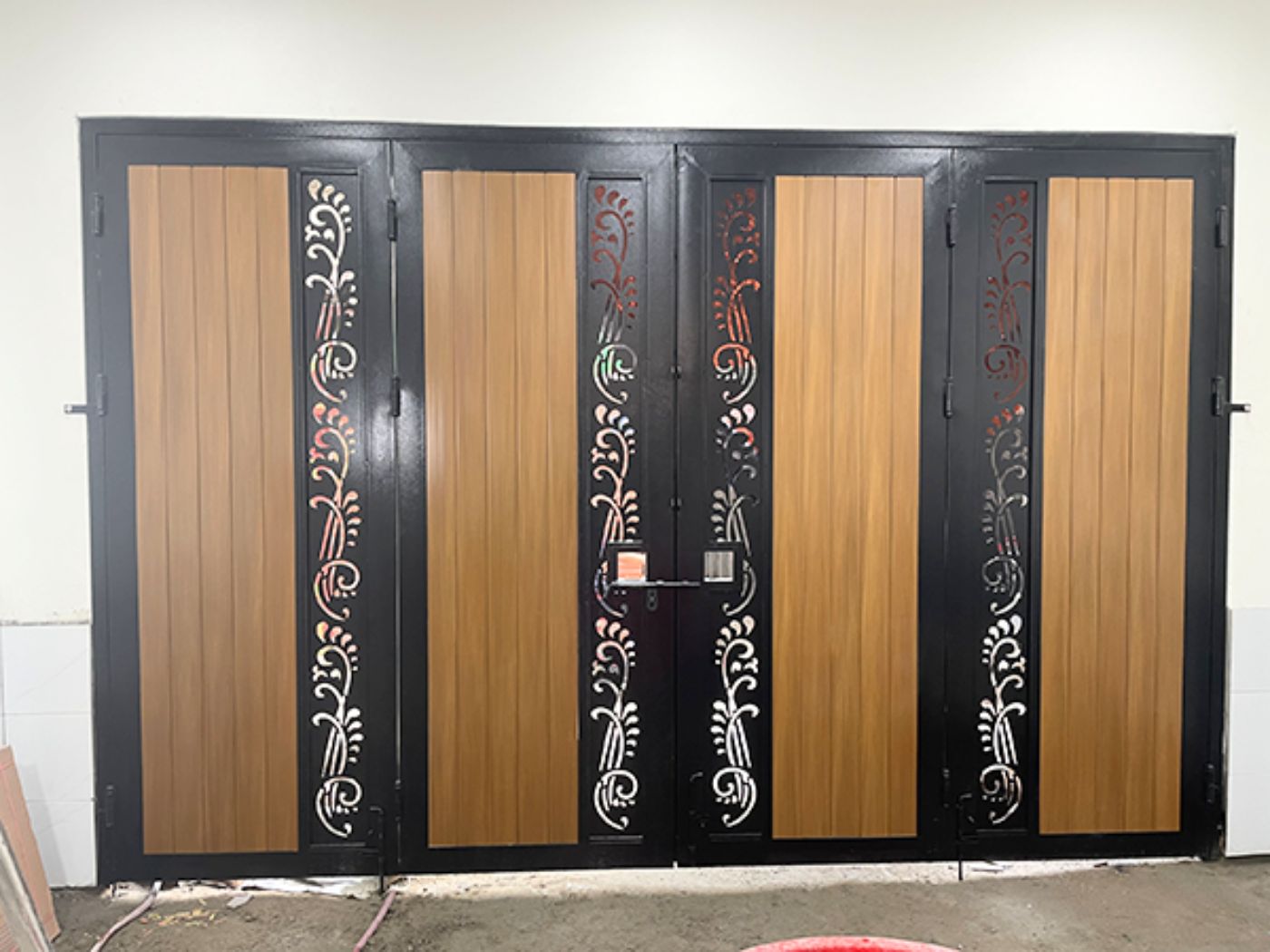 Thiết kế cổng mở 4 cánh tiện lợi khi sử dụng