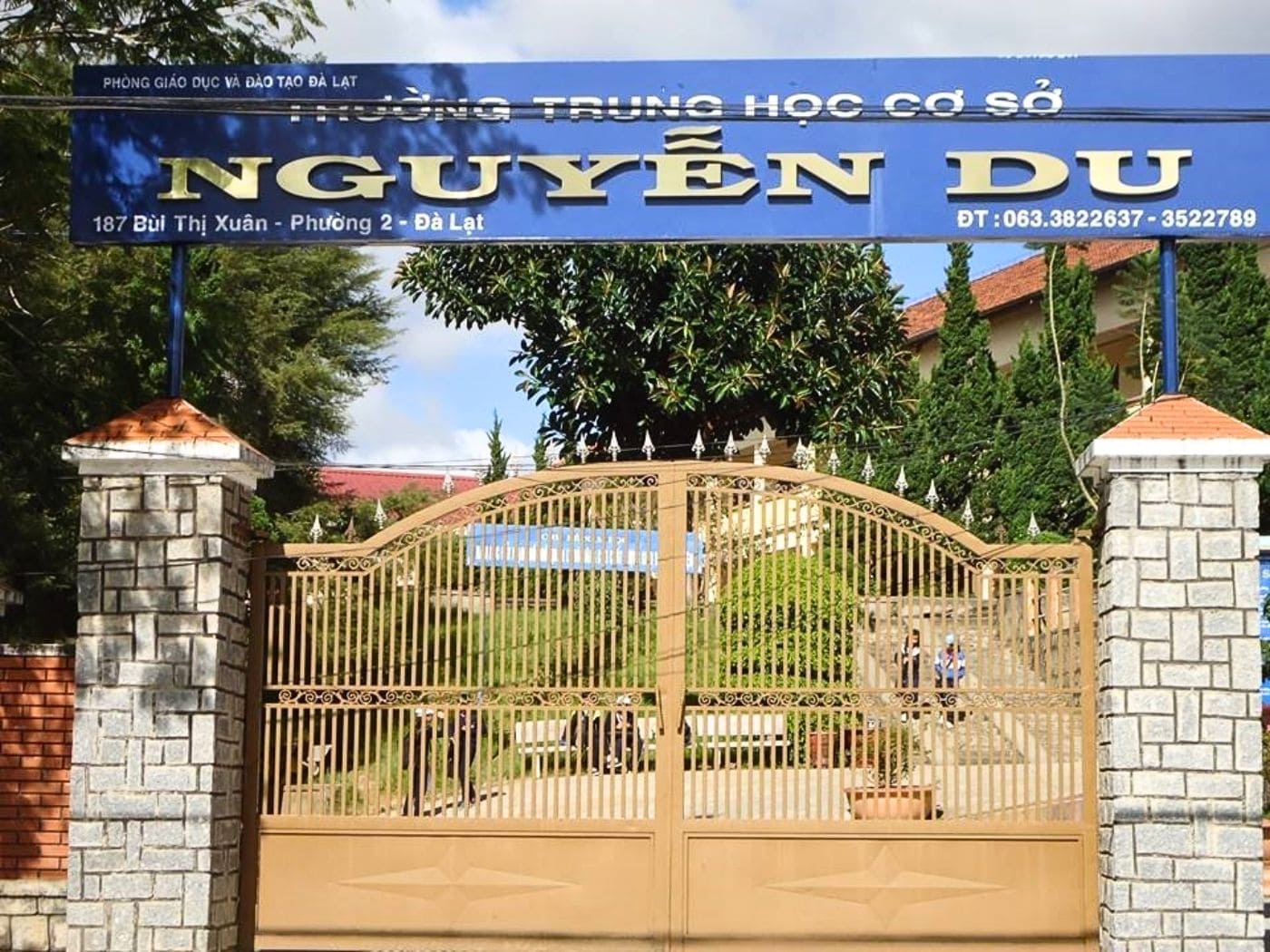 Thiết kế cổng trường cấp 2 đẹp nhất hiện nay