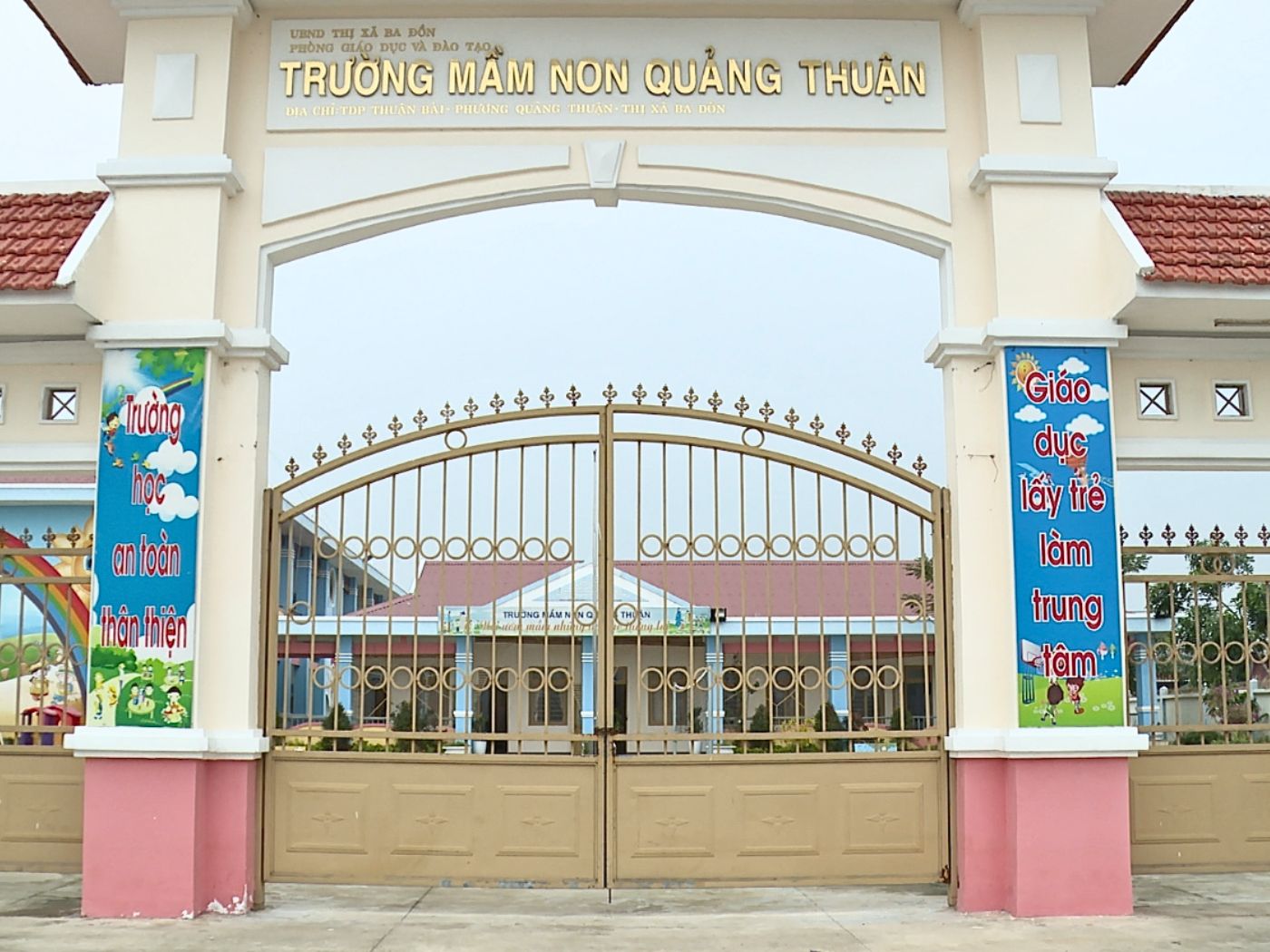 Mẫu cổng trường mầm non đẹp