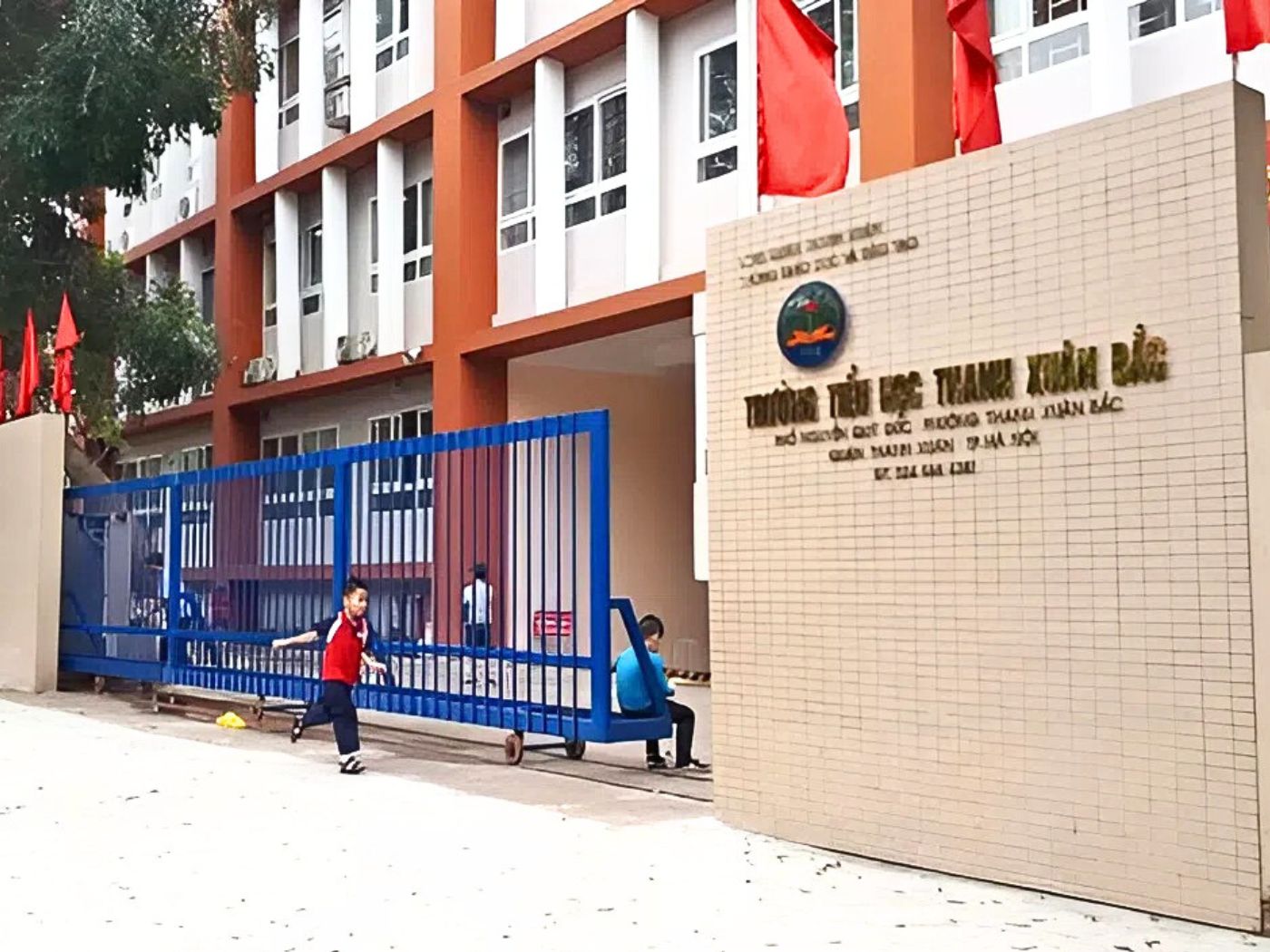 Mẫu cổng lùa sắt an toàn cho trường học