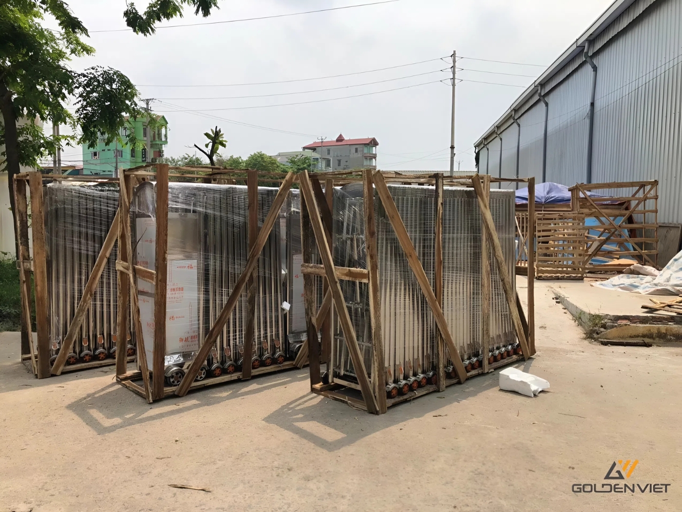 Golden Việt cung cấp, lắp đặt cổng xếp inox 201 GV-001 