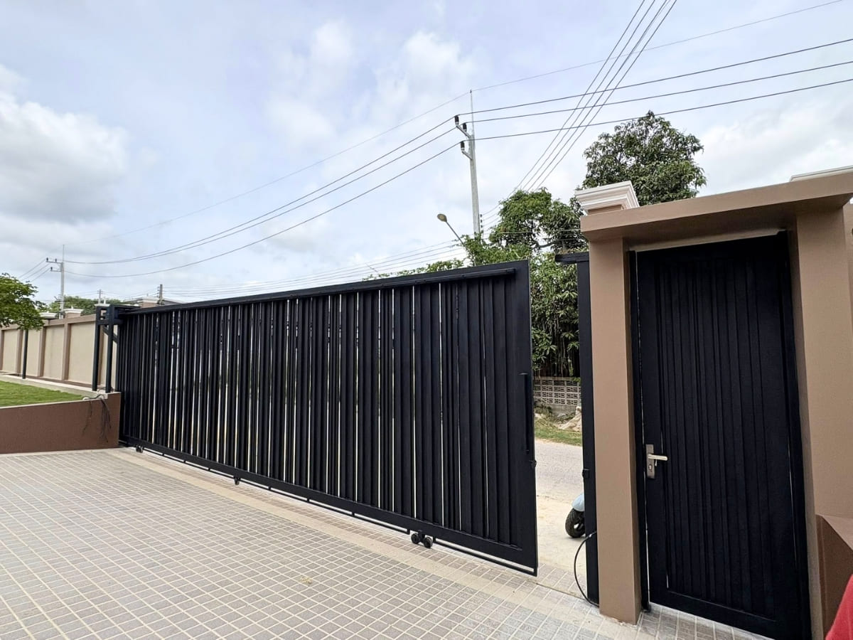 Cửa cổng lùa 1 cánh thông dụng 