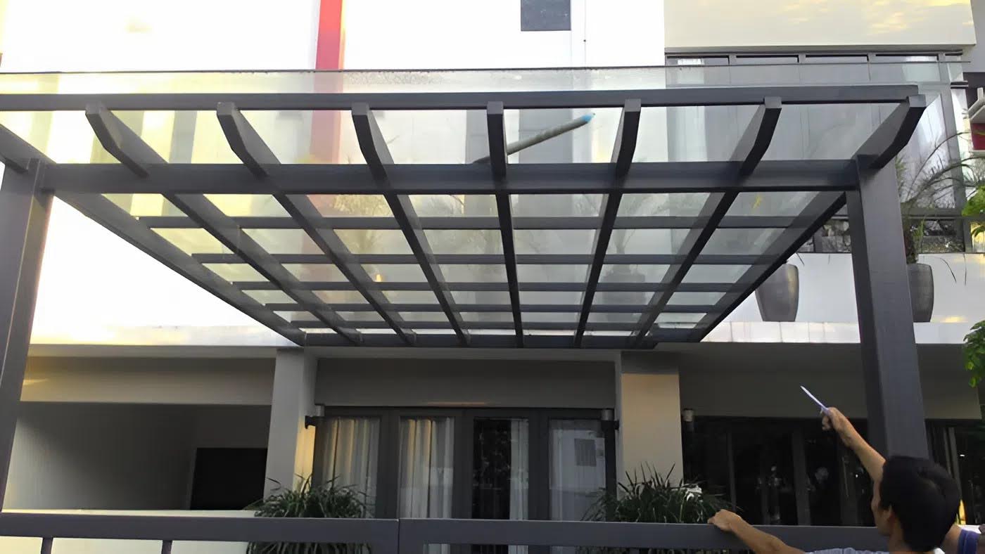 Thiết kế mái kính khung sắt hộp bền chắc