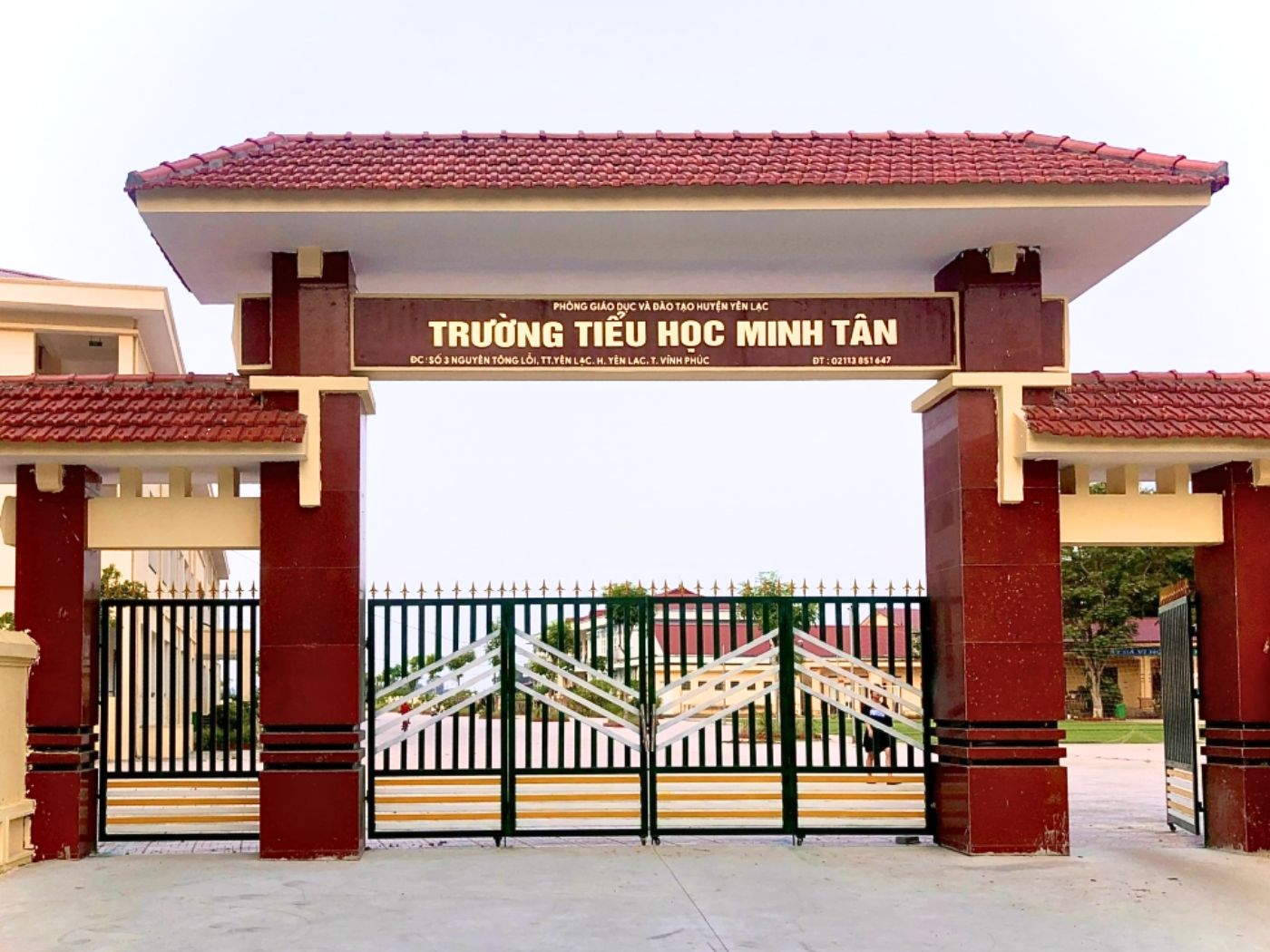 Cổng trường đẹp