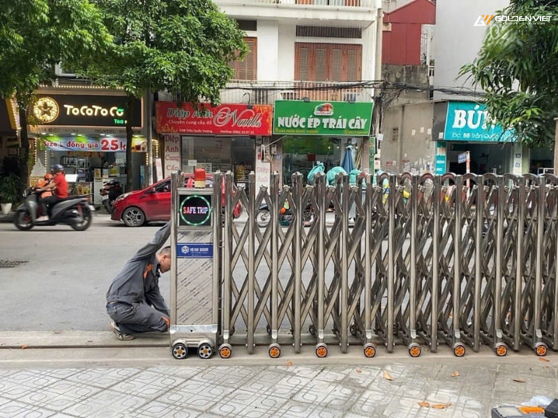 Lắp đặt cổng xếp tự động uy tín