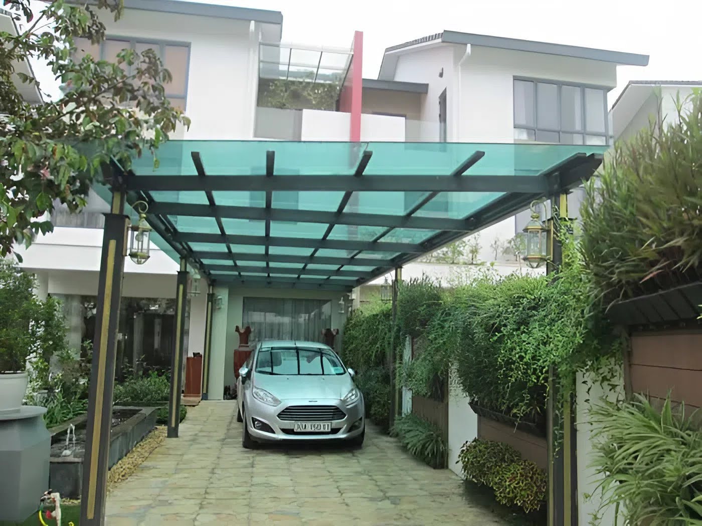 Tư vấn thiết kế mái kính sân trước nhà theo yêu cầu