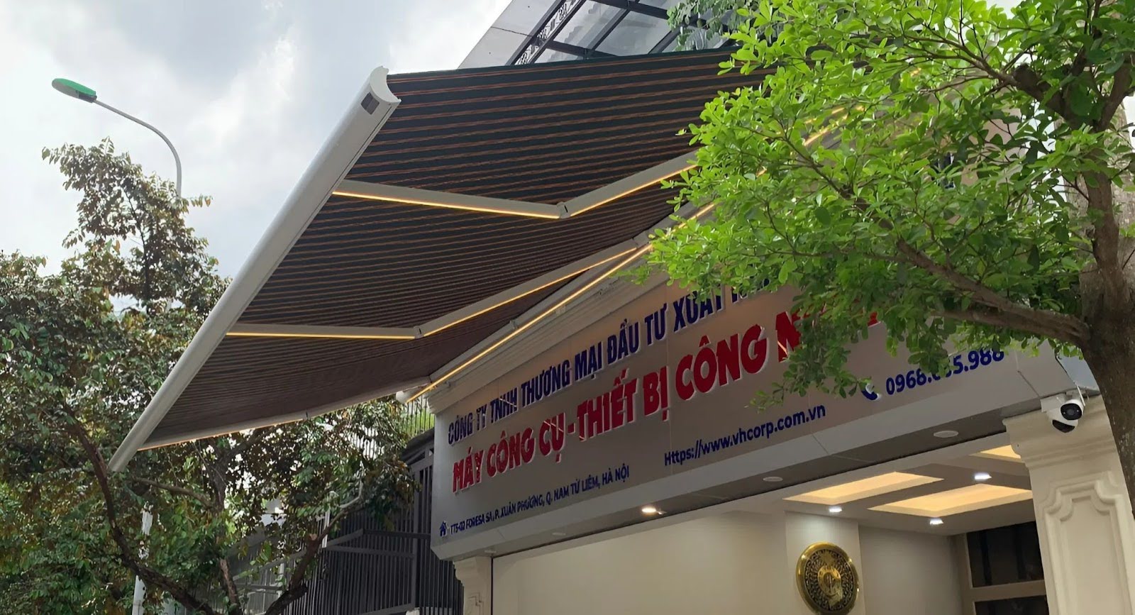 Mái che sân trước nhà giá rẻ