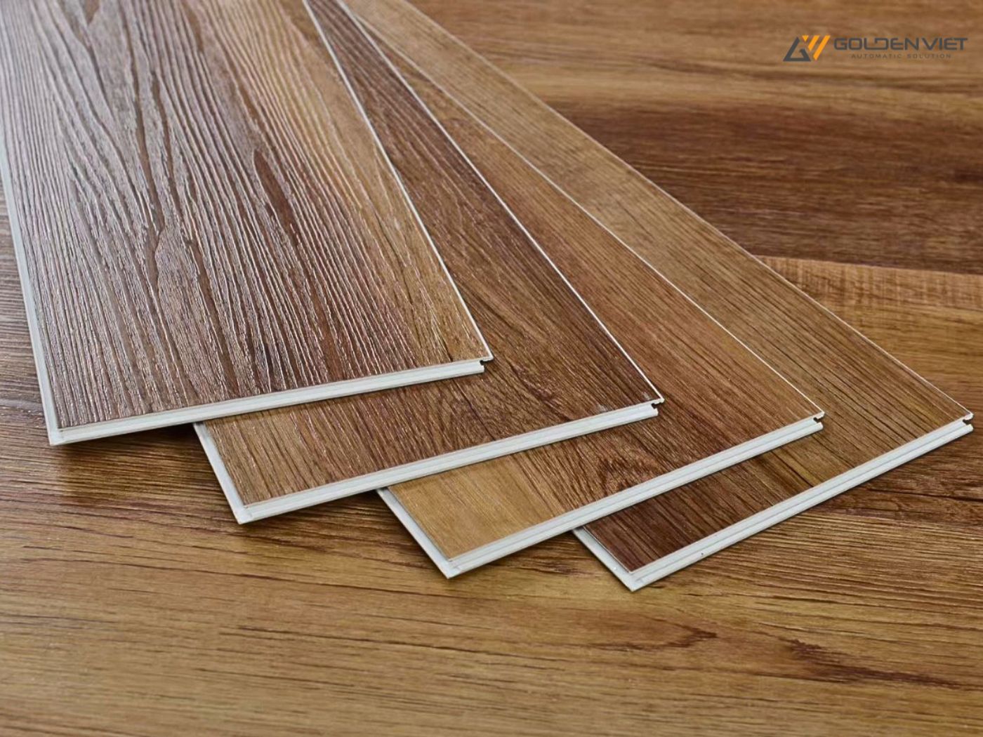Sàn nhựa giả gỗ có mấy loại? Mua ngay tại Golden Việt