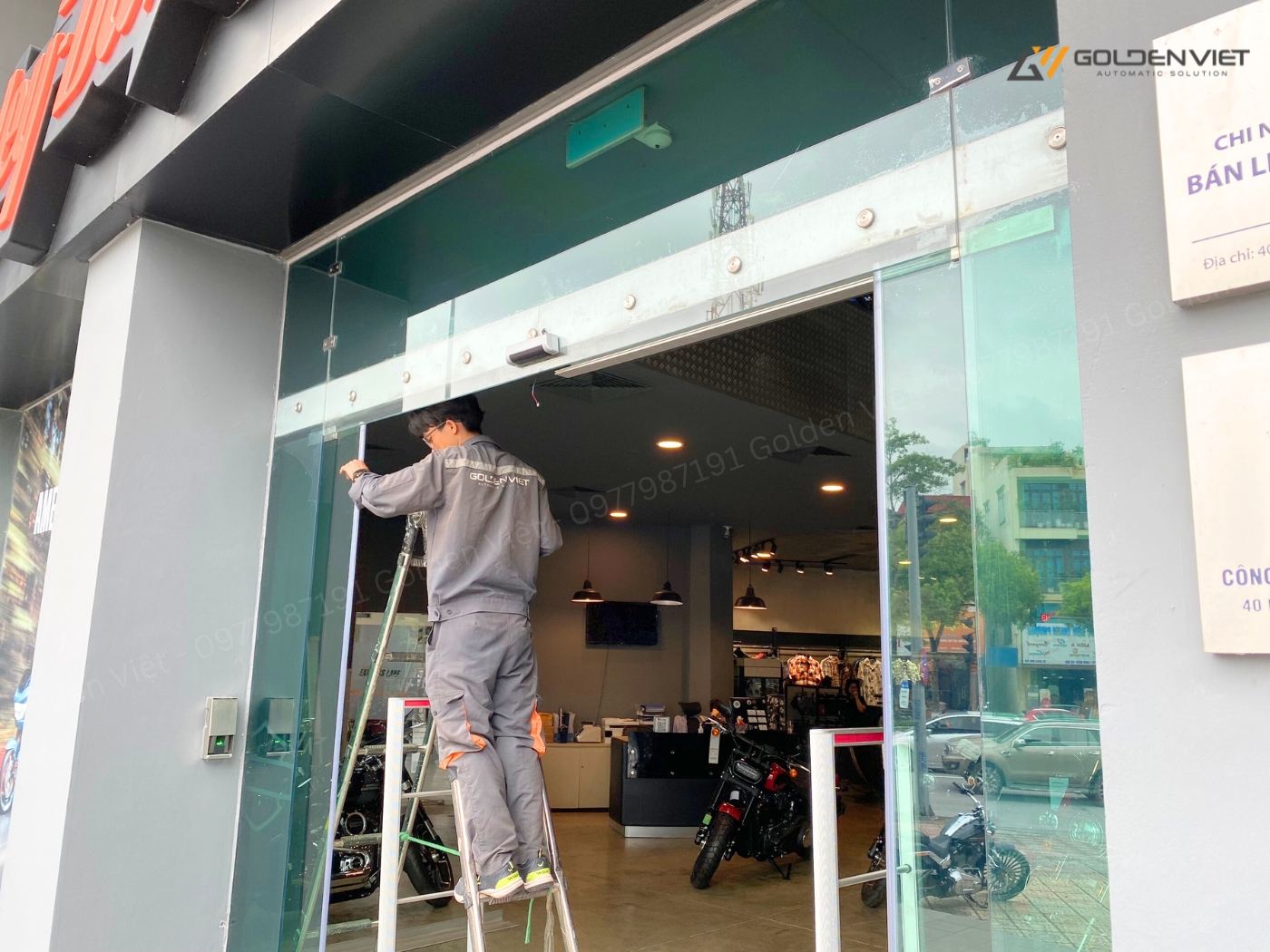 Golden Việt sửa chữa cửa tự động nhanh chóng, uy tín