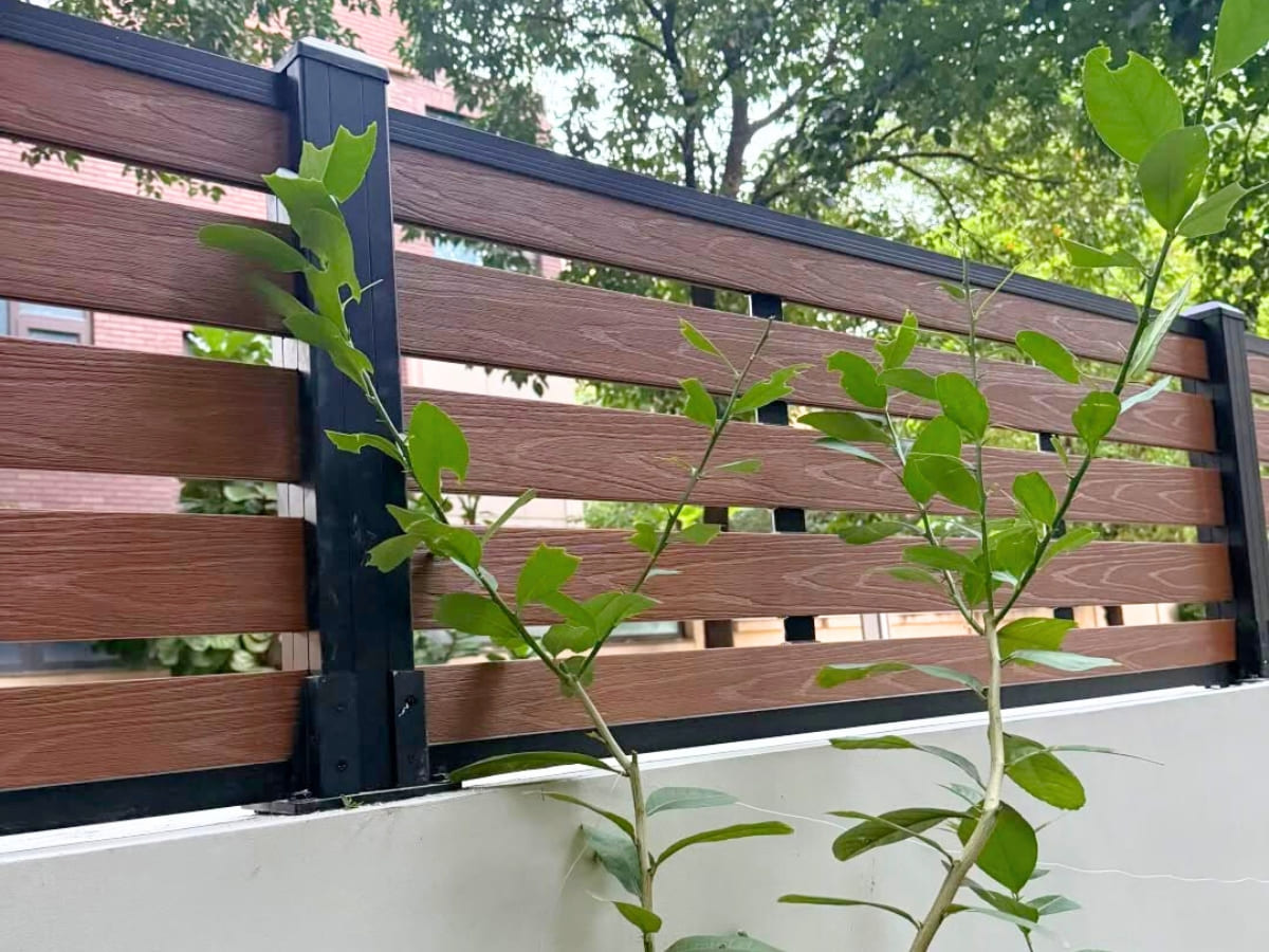 Thanh hàng rào nhựa vân gỗ đẹp