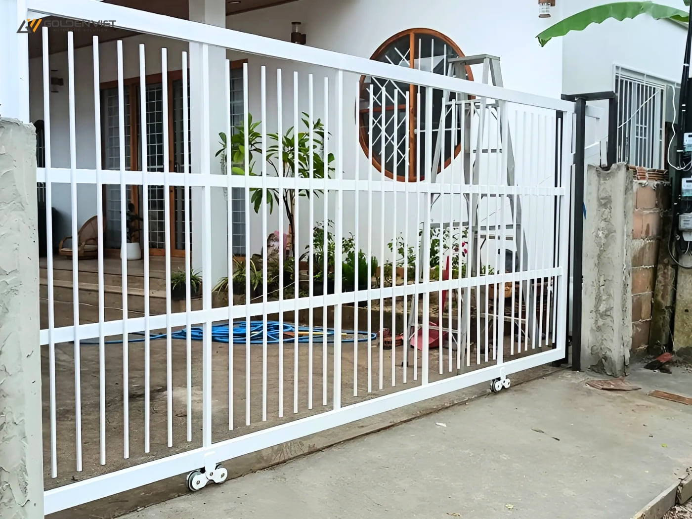 Hình ảnh cửa cổng lùa lắp đặt tại nhà ở