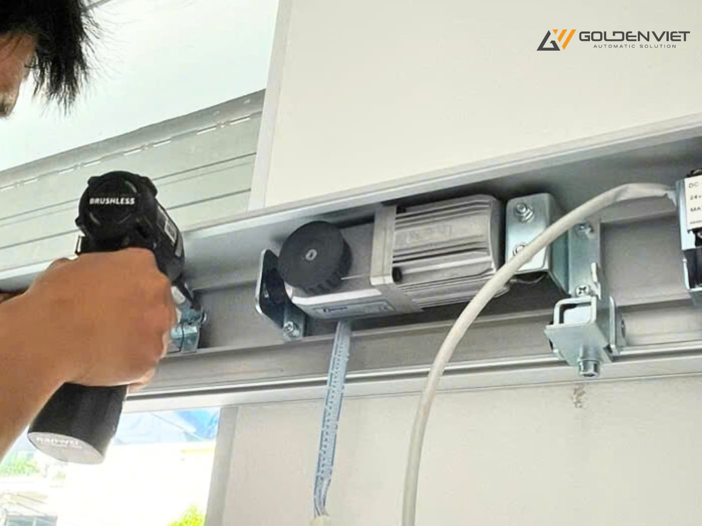 Hình ảnh lắp đặt cửa tự động Deper DSL 125B #2