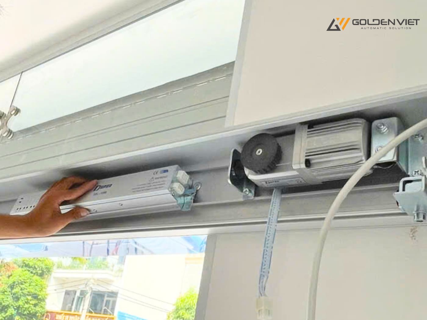 Hình ảnh lắp đặt cửa tự động Deper DSL 125B #1