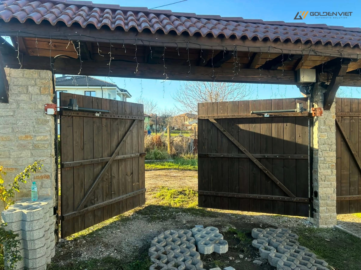 Hình ảnh cổng tự động tay đòn Leader TI 4 #1