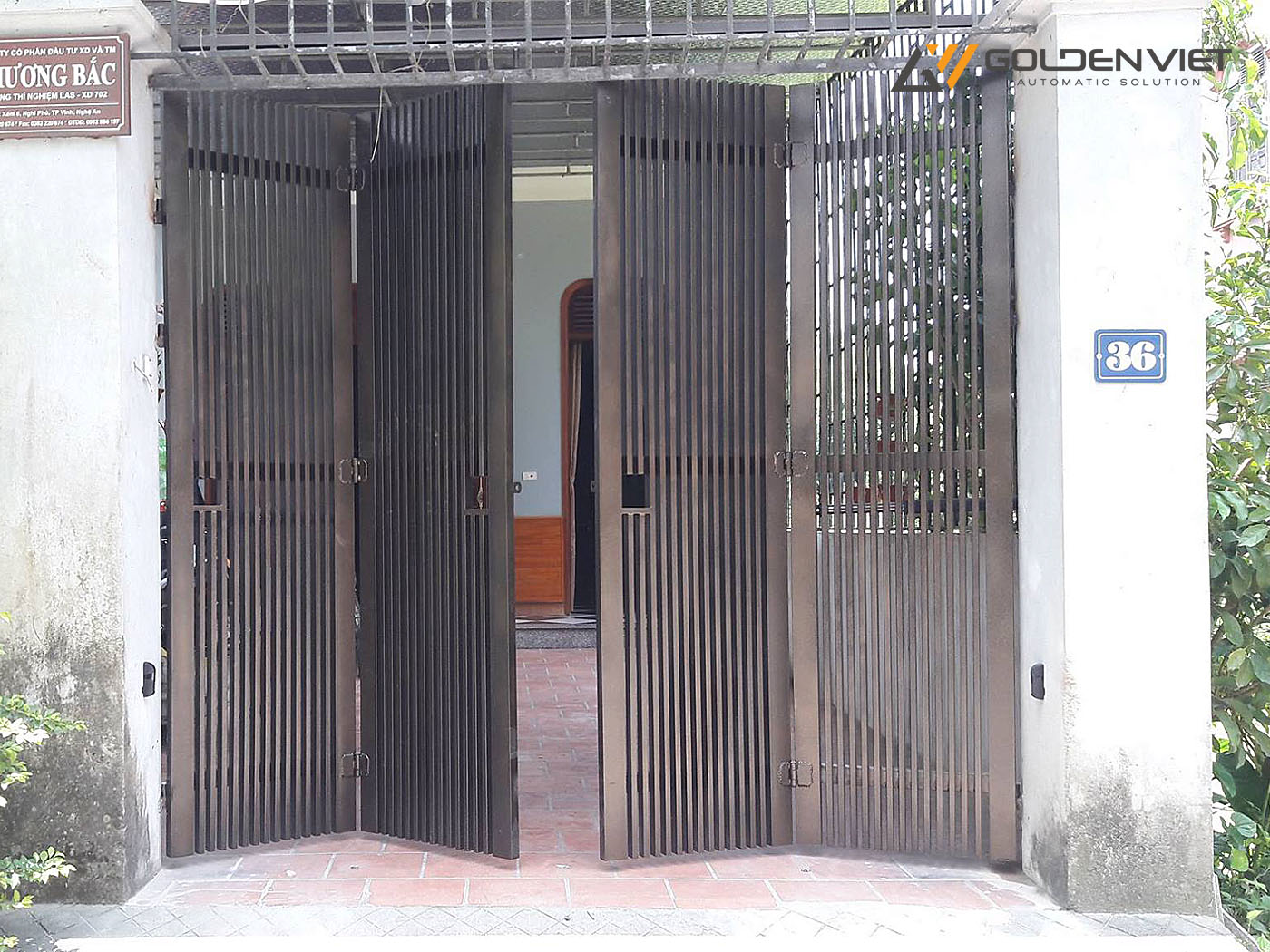 Hình ảnh cổng sắt tự động Beninca nhìn từ phía trước