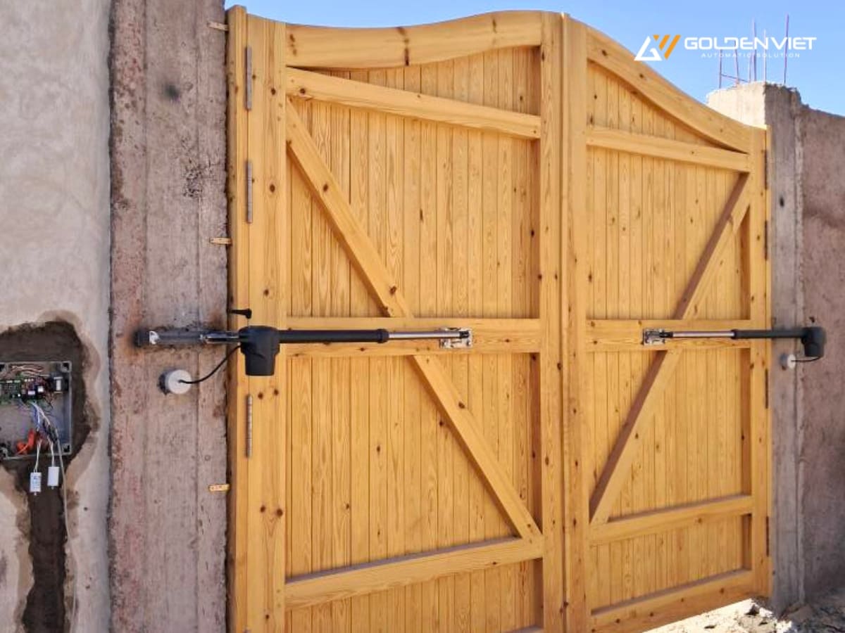 Hình ảnh cổng tay đòn Proteco Master New 4