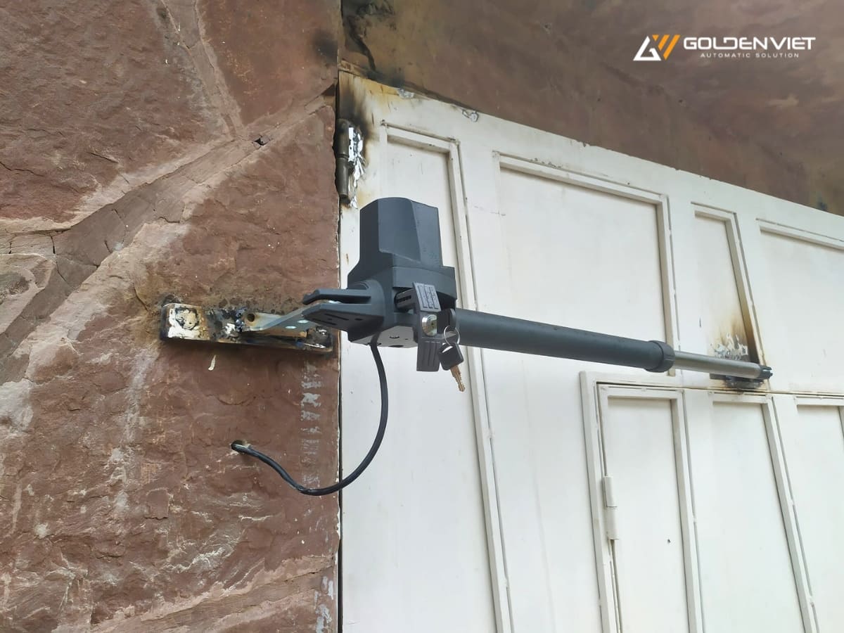 Hình ảnh cổng tay đòn Proteco Master New 4