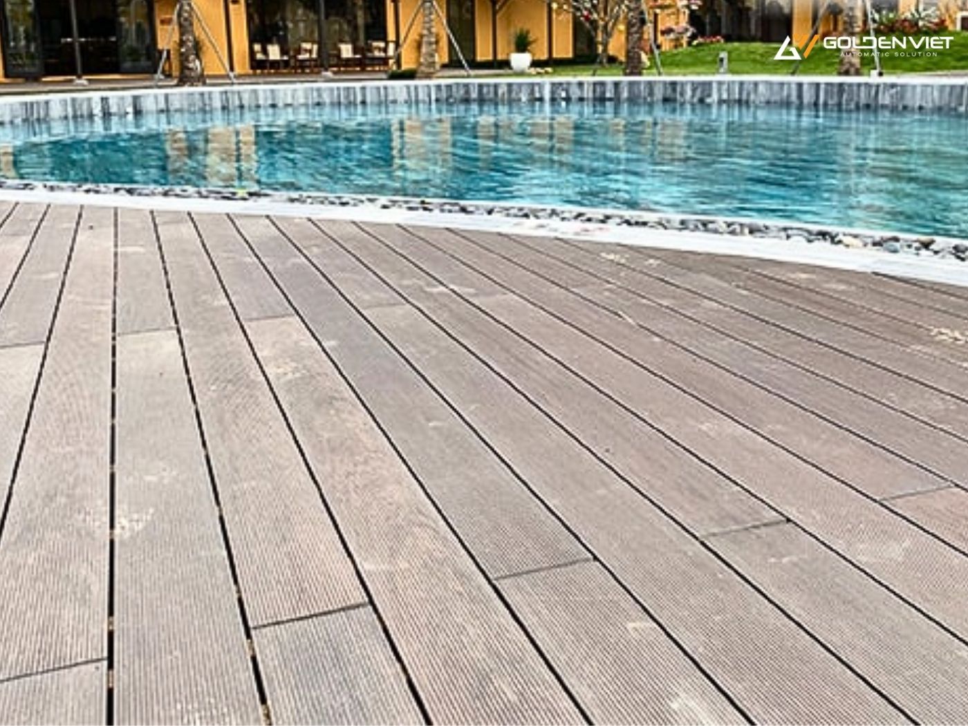 Cách vệ sinh sàn nhựa giả gỗ nên thực hiện định kỳ