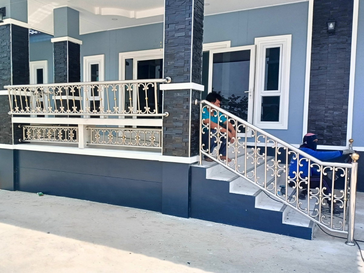 Lan can inox lắp ngoài trời