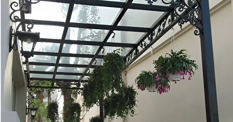  mái kính khung sắt lấy sáng