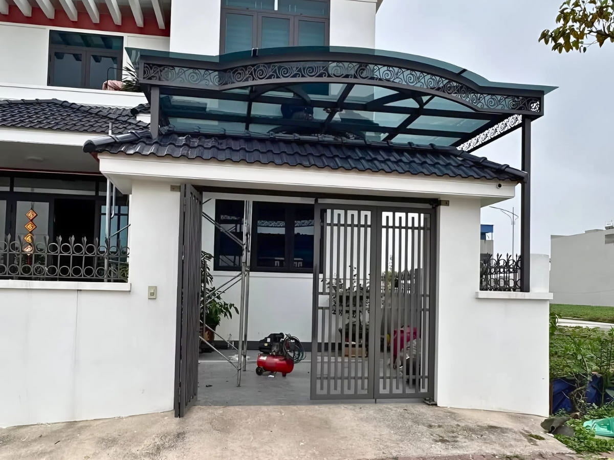 Mái hiên kính đơn giản