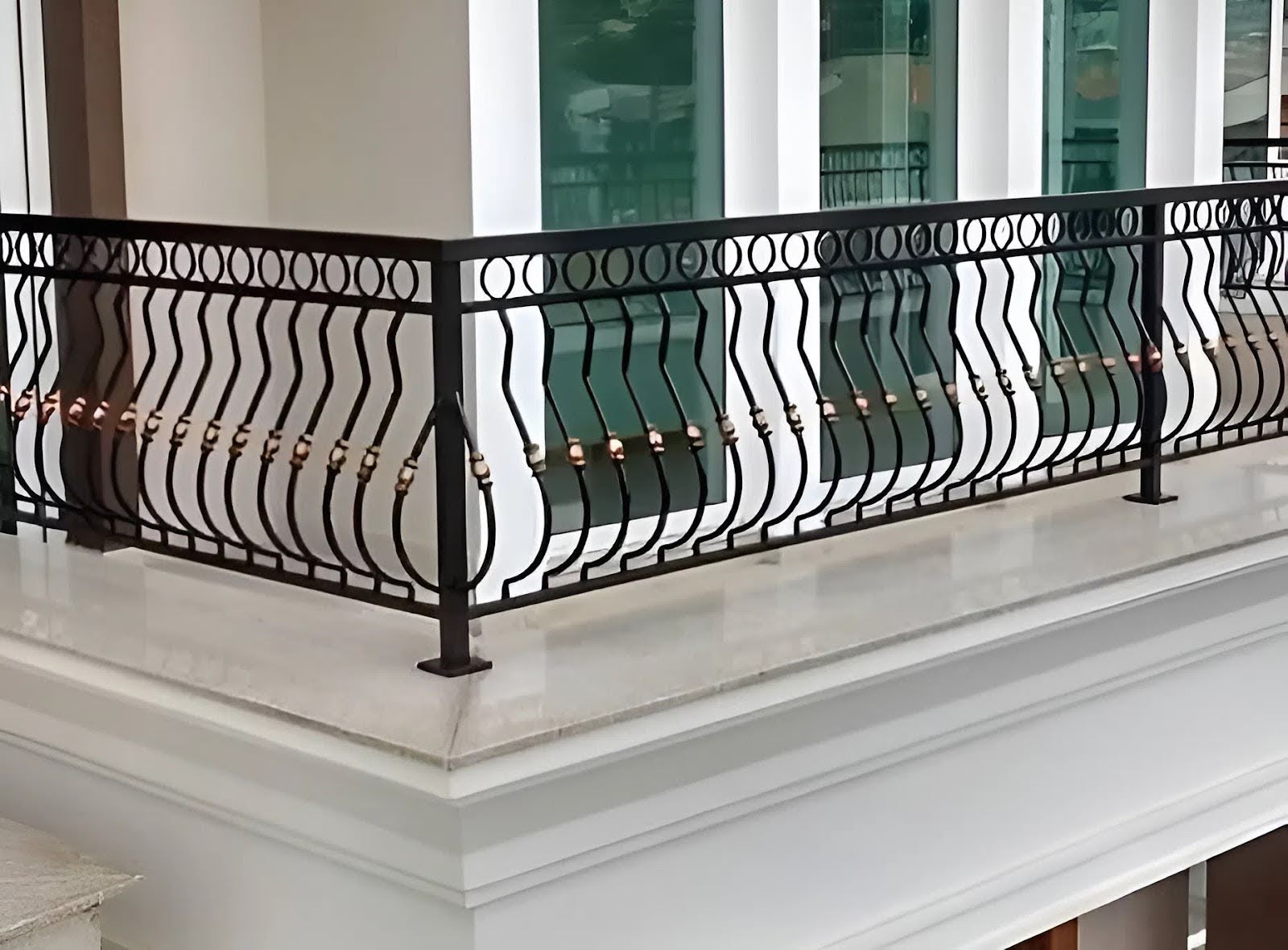 Lan can ban công sắt đẹp