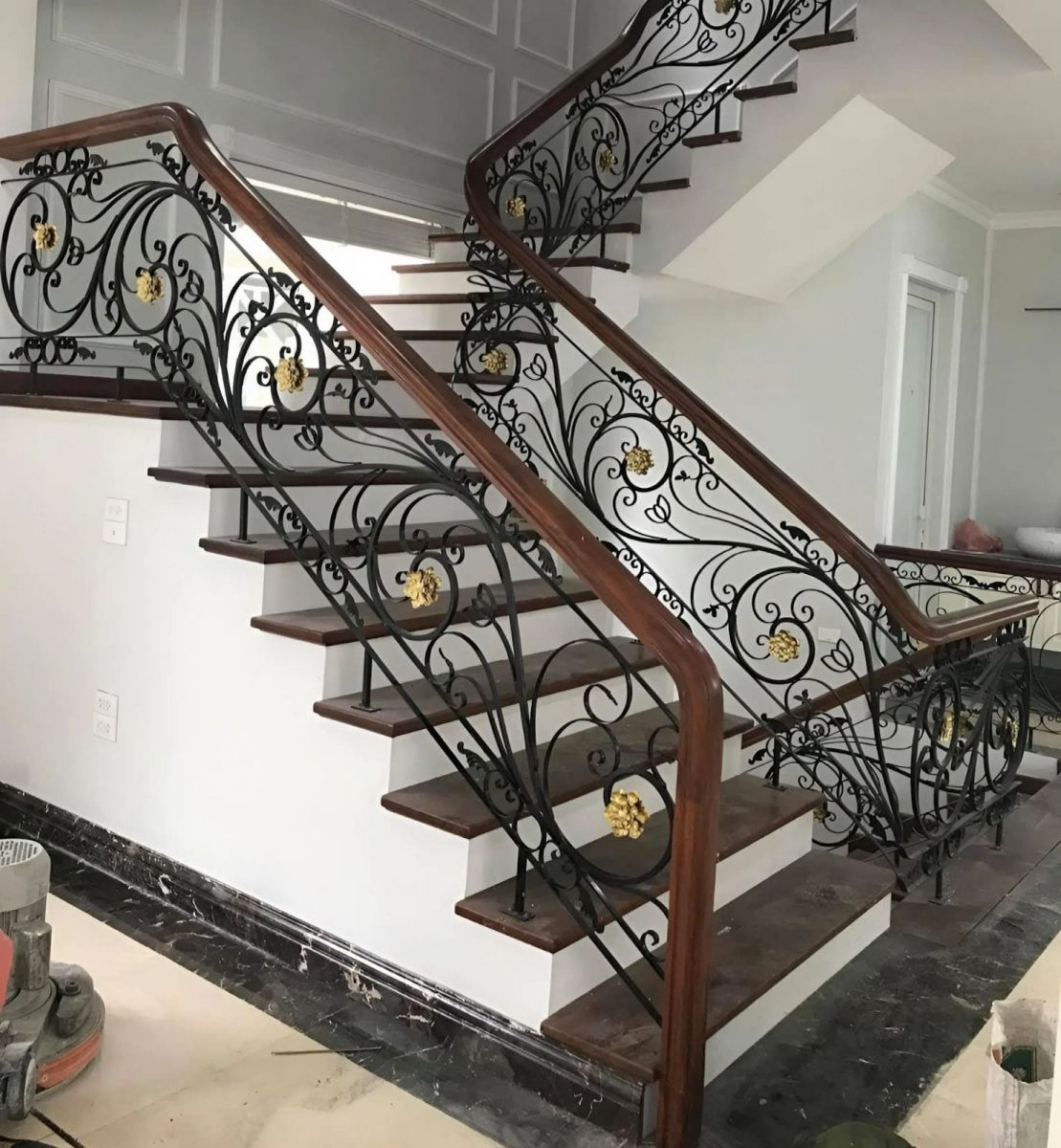 Lan can cầu thang sắt đẹp