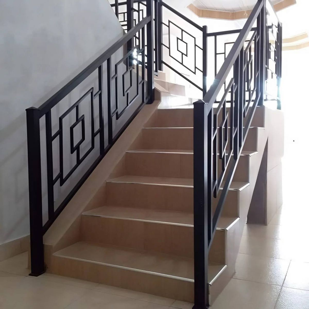 Lan can cầu thang sắt