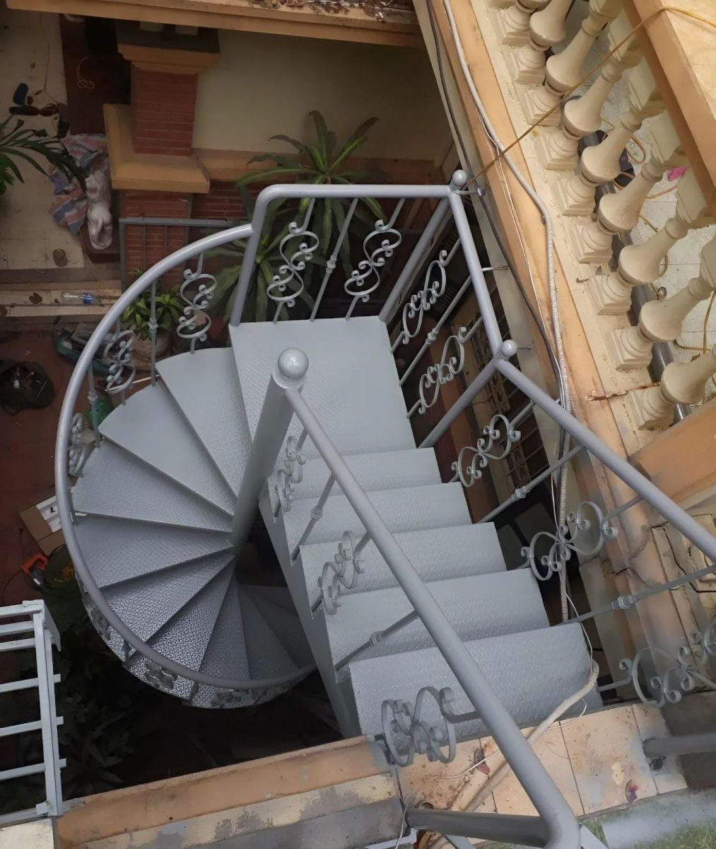 Lan can sắt cầu thang 