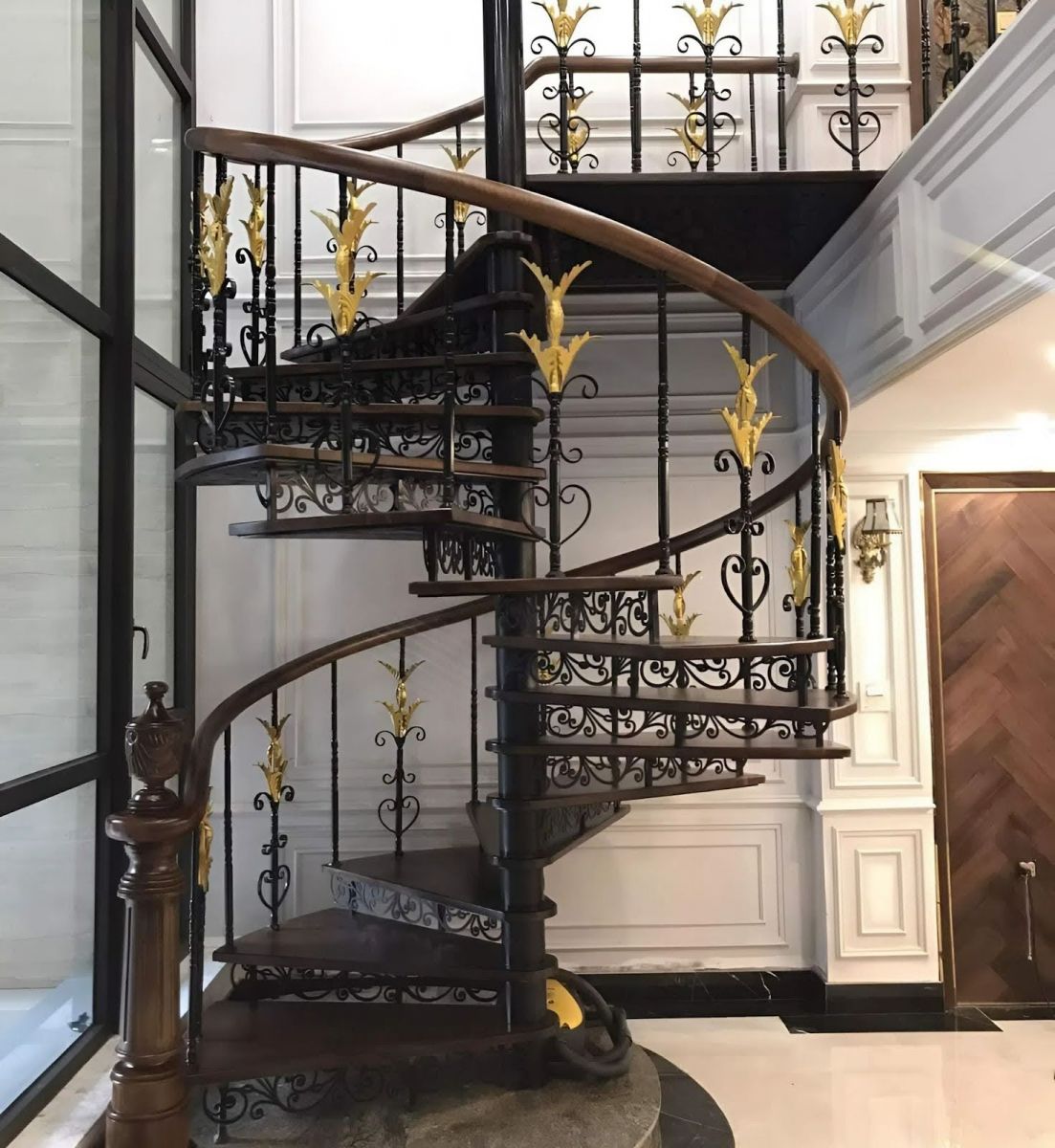 Lan can sắt họa tiết Châu Âu