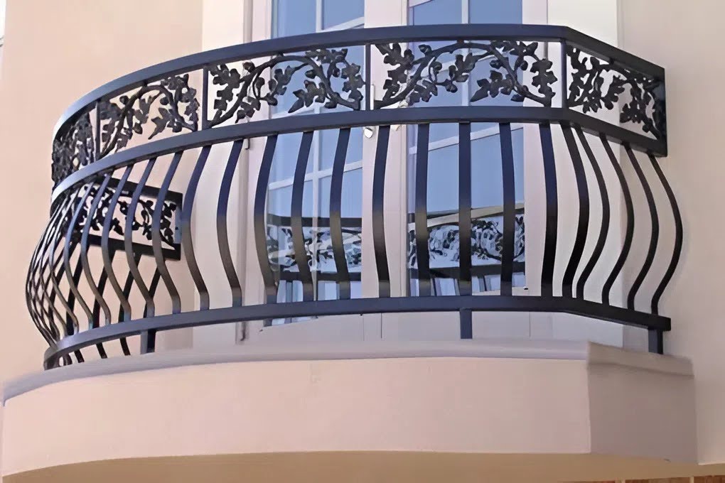 Lan can sắt ban công đơn giản mà tinh tế