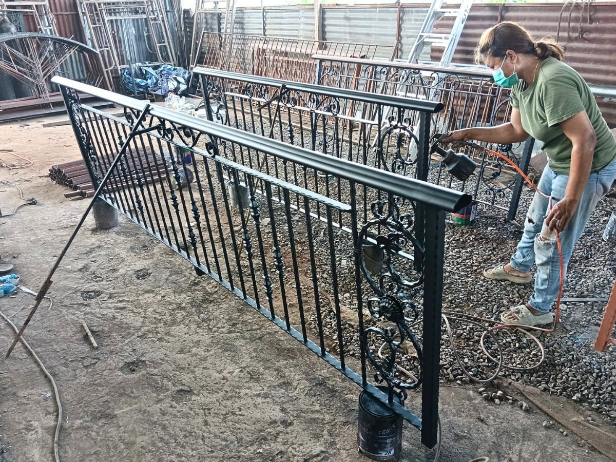 Lan can sắt có bền không - Hình 2