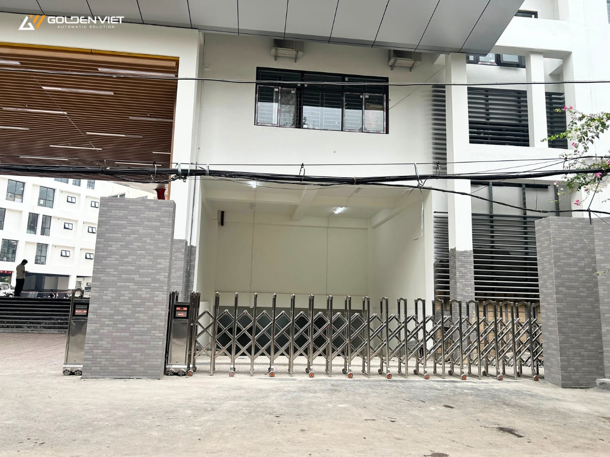 Cổng xếp tự động cho trường học