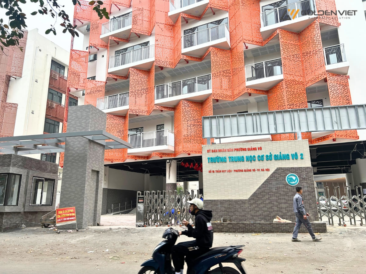 Lợi ích khi lắp cổng xếp trường học