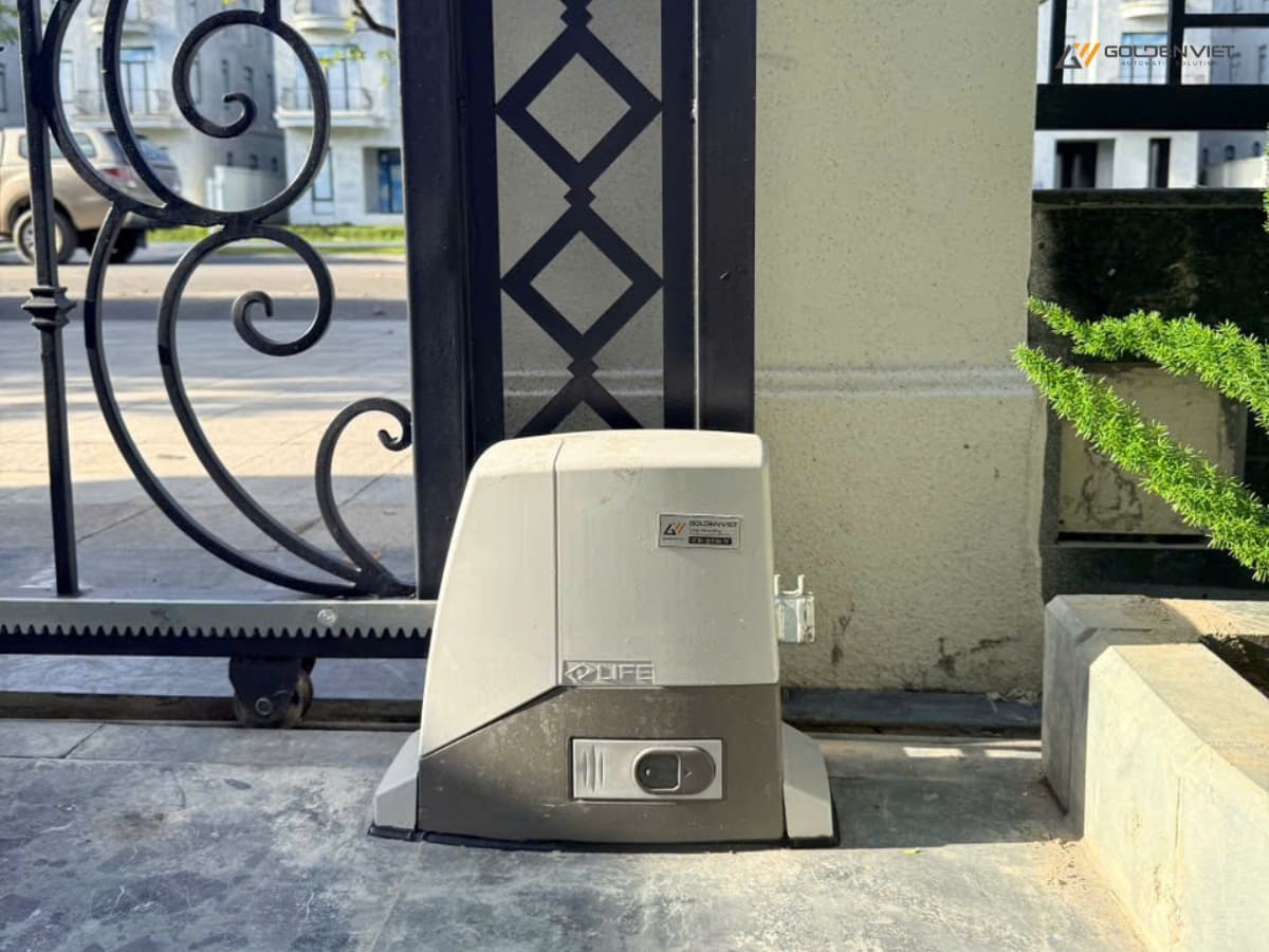 Lớp vỏ nhôm cổng tự động chống oxi hóa