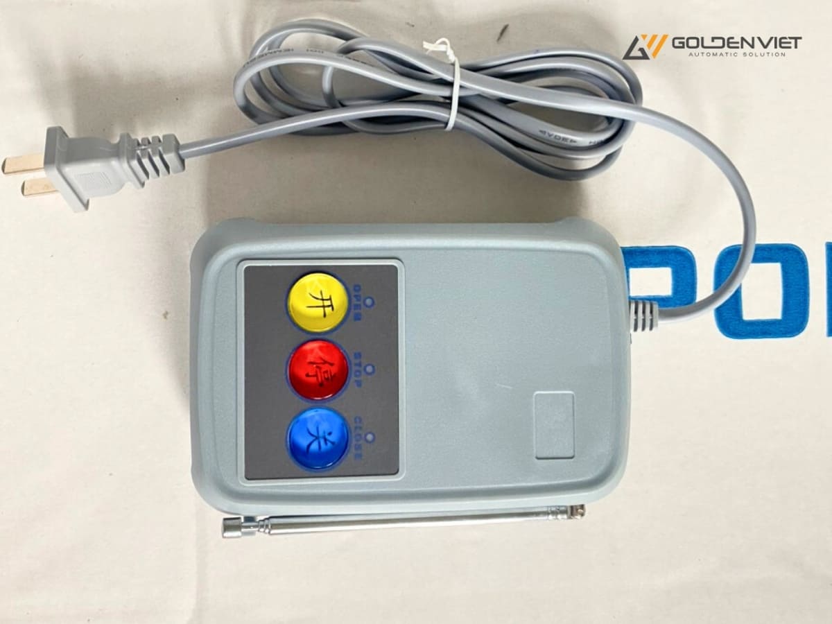 Nút nhấn cổng xếp nên được đặt ở nơi khô ráo