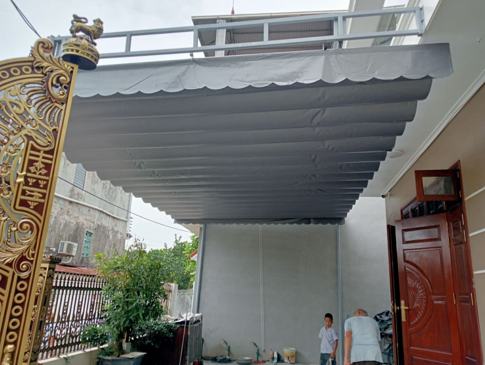 Mái che bằng bạt tiết kiệm